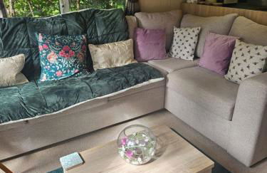 Fawn Lodge, Kelling Heath - Woodland Setting and Pets Welcome - Photo 19