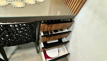 Apartamento novo e completo há 500m da praia Ponta Verde! - Foto 3