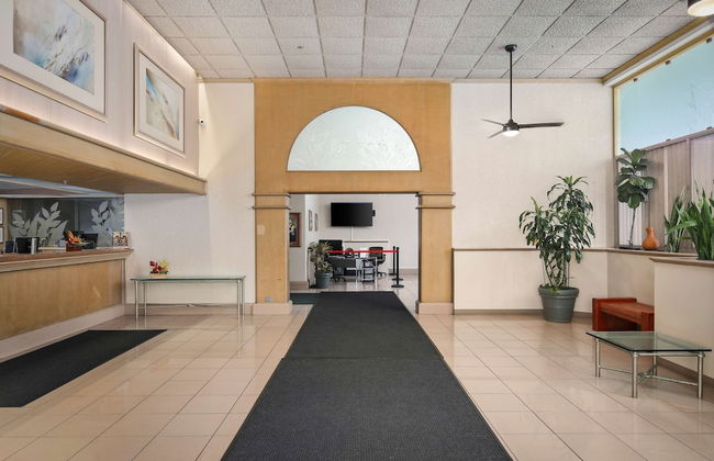 Aston Waikiki Sunset - Photo 3