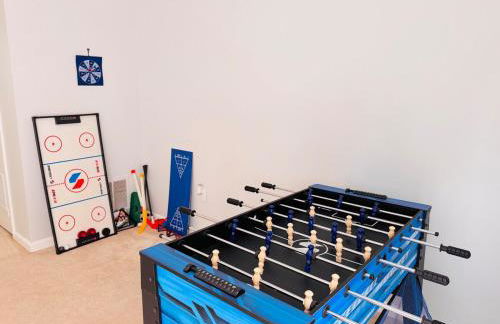 Charming 4BR 4BA Townhouse In Annandale, VA - Foto 28