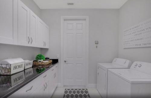 4BR Beach House Private Pool Minutes to Beach - Foto 8