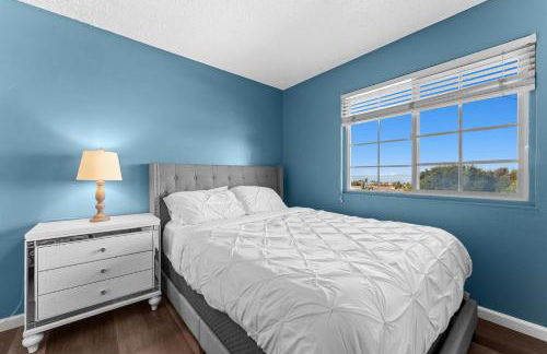 Colorful and Cozy Haven with Heated Pool - Foto 12