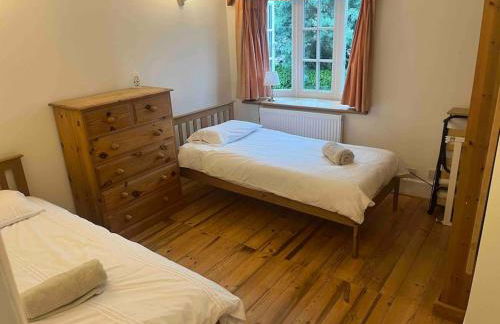 Coastal cottage on a bridle path in Lilliput- Sandbanks - Photo 7