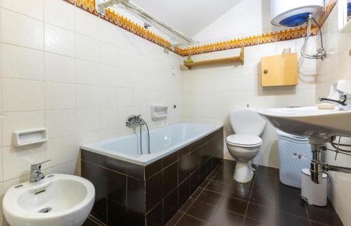 2 Bedroom Cozy Apartment In San Massimo - Foto 16