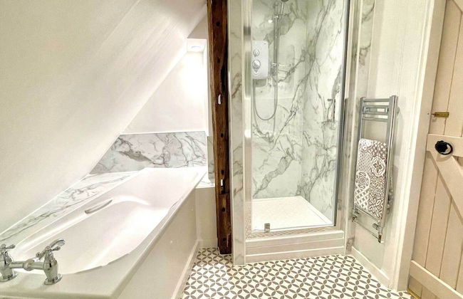 Walnut Tree House - Photo 12