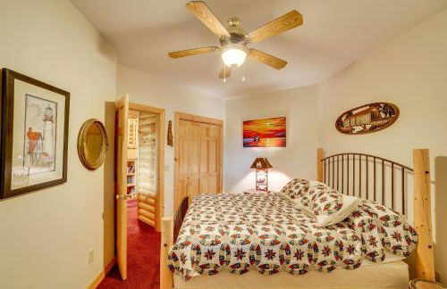 Decks and Views Spacious Cabin Near Table Rock Lake - Foto 25