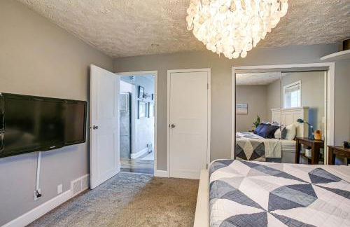 Hot Tub, Deck and Mtn Views Nine Mile Falls Duplex - Foto 13