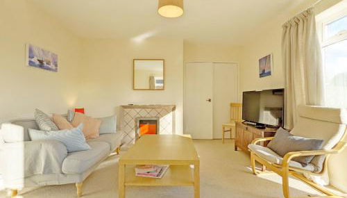 Beacon Square, Emsworth - Photo 3