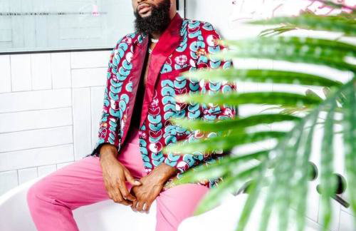 Black House - Downtown Elegance with HotTub and King Beds - Photo 20