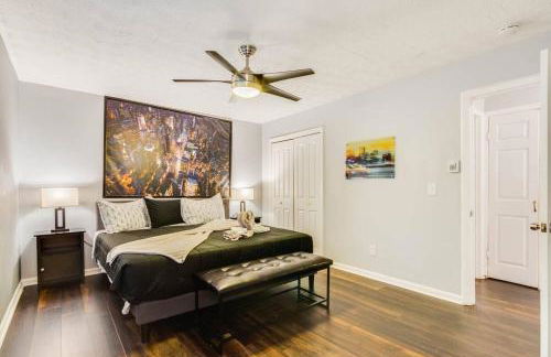 Spacious 5BR Retreat Sleeps 12,Large Deck - Foto 6