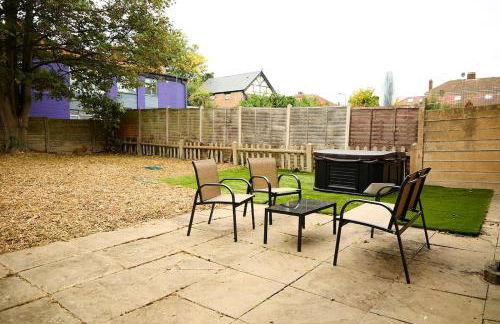 Stylish Wembley Home with Hot Tub, Parking & Garden - Foto 7