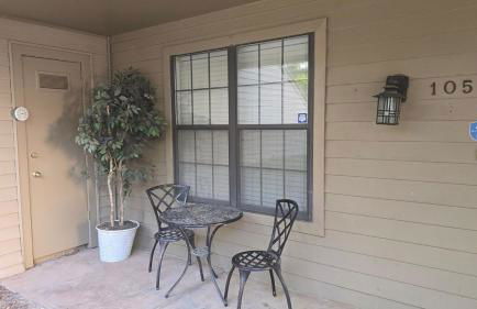 Cozy Comfy and Peaceful Oasis Getaway with Porch - Photo 16