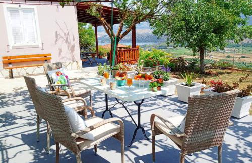 Maria's Cottage House - Photo 1