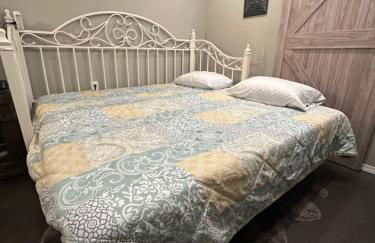 Nestled in a peaceful neighborhood - Foto 19