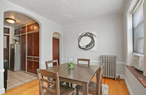 Prime City Stay in a 1BR Apartment - Cullom F2 - Photo 15