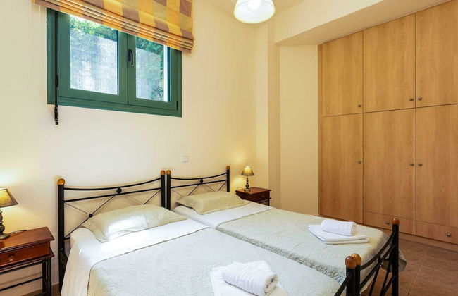 Secluded Villa w Private Pool, Children Play Area, Pool Table, BBQ & Sea Views - Foto 7