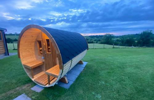 Sleeps 18 Double Decker Bus Hot Tub Sauna Cinema Pets - Foto 12