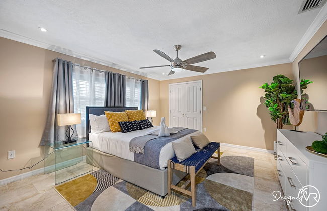 8BR Villa with Heated Pool Near Beach - Foto 2