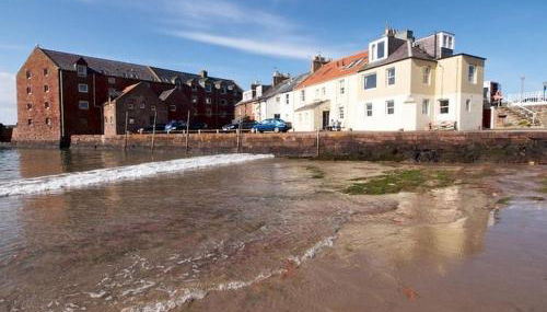 Quayside Cottage - Photo 2