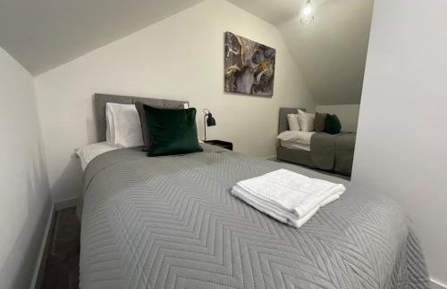 3 Bedroom New House Sleeps 5 with FREE Parking&WiFi -D - Foto 6