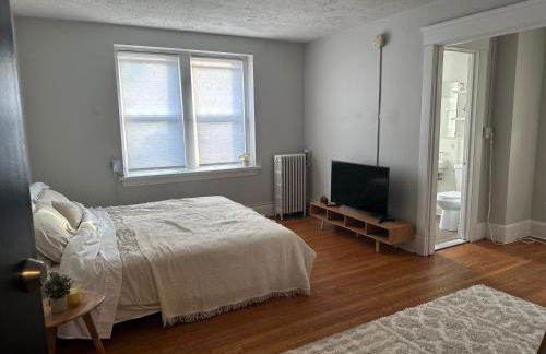 Serene Nordic Escape Close to Yale - Photo 12