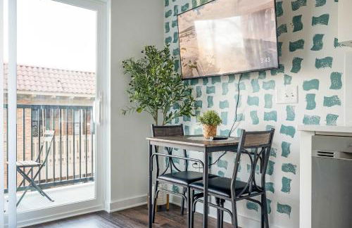 Luxe 1BR w Balcony in Downtown 542Blvd - Foto 2