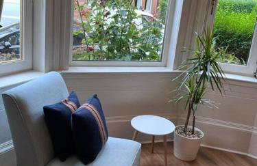Victorian 3 BR main door flat, King size beds , large rooms - Foto 8