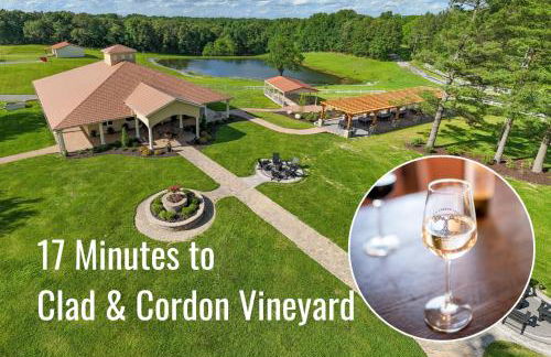 Family-Friendly 3BR Home w Bunk Room & Yard - Photo 17