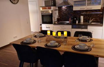 Homey Apartments Harbor Suite - Parking Two Bathrooms Netflix Sea view - Photo 14