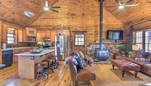 Luxe Cabin with Hot Tub on 5 Acres in Pearcy! - Photo 4