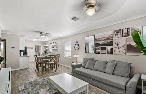 Renovated Stay, Parking, Near DT & Airport - Foto 7