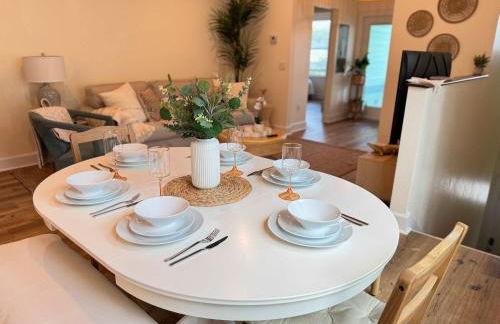 The Orange Blossom Suite Near UF Shands D-town - Photo 71