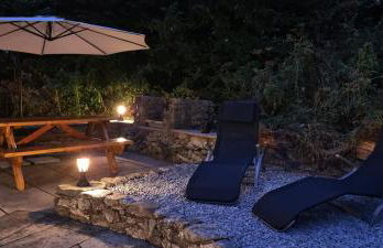 Modern and spacious 2 bedroom apartment with free parking - Photo 37