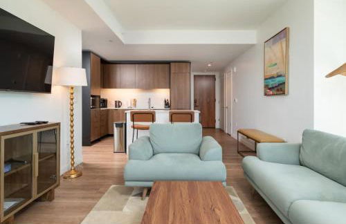 Lux 2BR w Gym Pool sleep 6 in Assembly Square - Photo 9