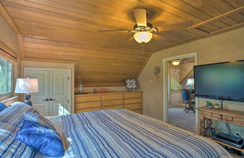 Lake Granbury Getaway! Family Home with Deck and Games - Foto 14