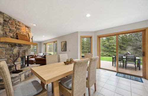 Cherry Hill - Minutes to Downtown! Hot Tub, Spacious Yard & Dogs OK! - Foto 4