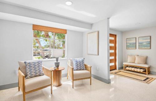 Coastal Charm - Photo 13