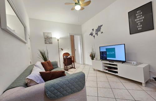 La CasEtta Bilocale Centrale con Terrazza ParkFree Wifi MiniPC PS4 AC - Foto 3