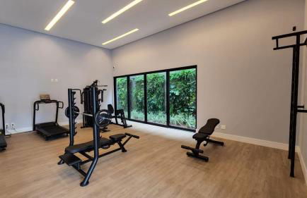 Um Luxo de Vista, Lindo Closet e Móveis Assinados - Foto 16