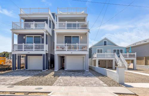 1 Block to Beach, Park 3 cars, Game Room and Balcony - Photo 44