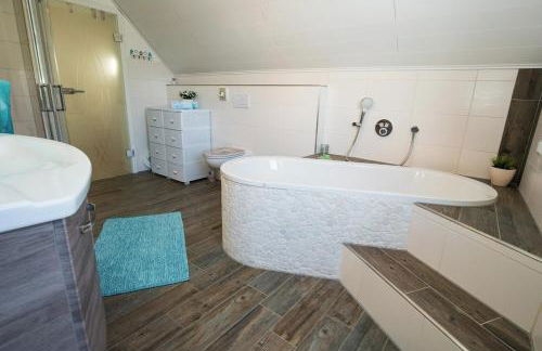 Luxuriöse FeWo in ruhiger, ländlicher Umgebung - Foto 15