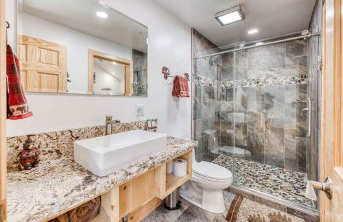 #4 Cottage Like Suite with Private Hot Tub - Foto 25