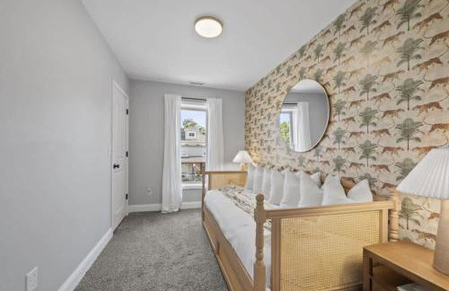 Hanford House w Hot Tub,Sauna,Bar - Photo 36