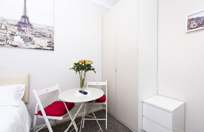 Apartments on the Park - Photo 24