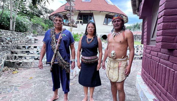 Os xamãs da cerimônia