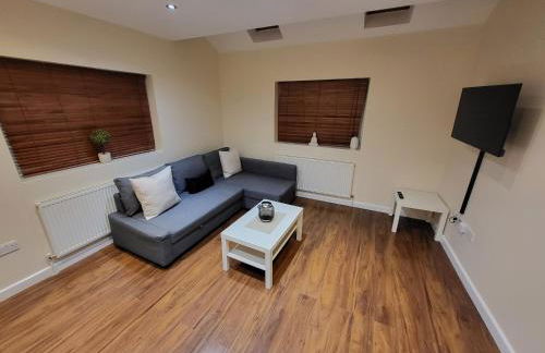 Great Apartment Next To Tooting Bec Tube Station! - Photo 17