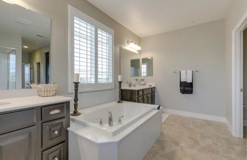 Luxe Roseville Home with Pool and Hot Tub! - Foto 20