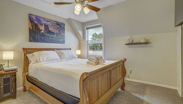 Friend Zone - Photo 2, Room