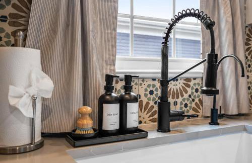 3BD plus 1BD Tiny Home - Outdoor Movie & Yard Fun - Foto 29