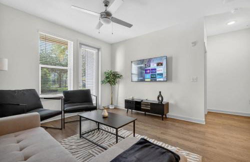 Cozy 2 BR Apt |King Bed |Pool |Gym| Close to Mayo - Foto 8